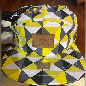 (NEW WITH TAGS) CITY HUNTER DIAMOND PATTERN 5 PANEL SKATER FLAT BILL HAT (NEW)